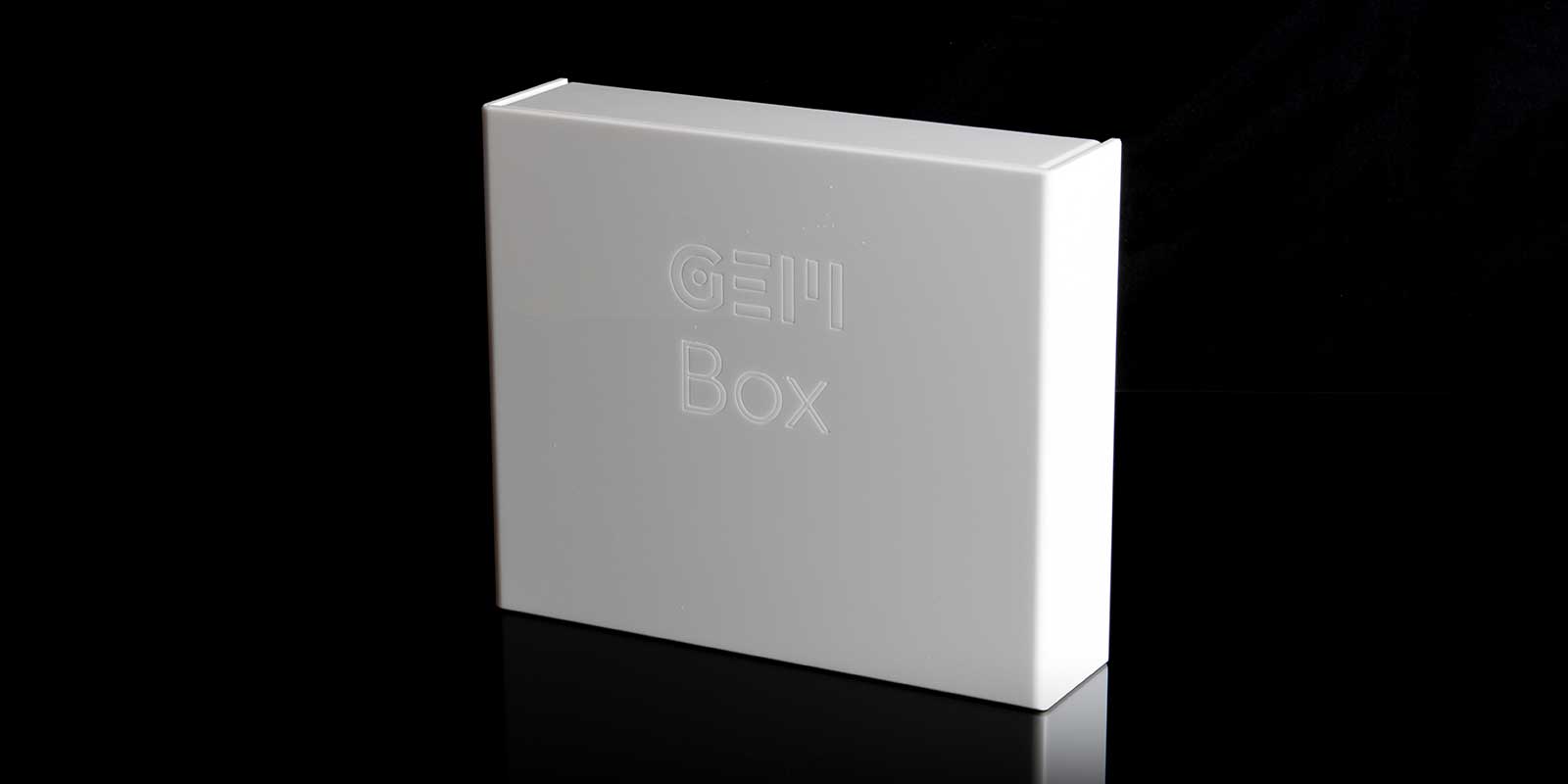 Hochglanzgehaeuse-mit-Logo-Gravur-als-Leuchtboxversion-von-mentec®